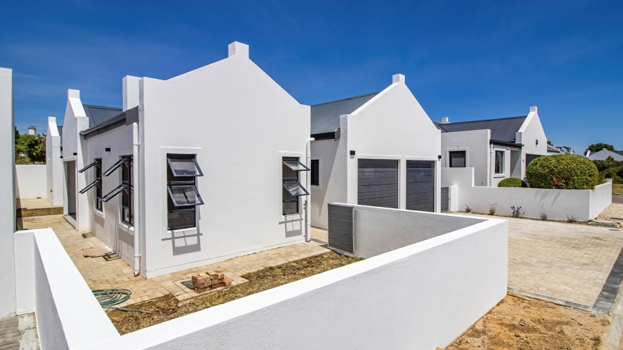 3 Bedroom Property for Sale in Sandbaai Western Cape